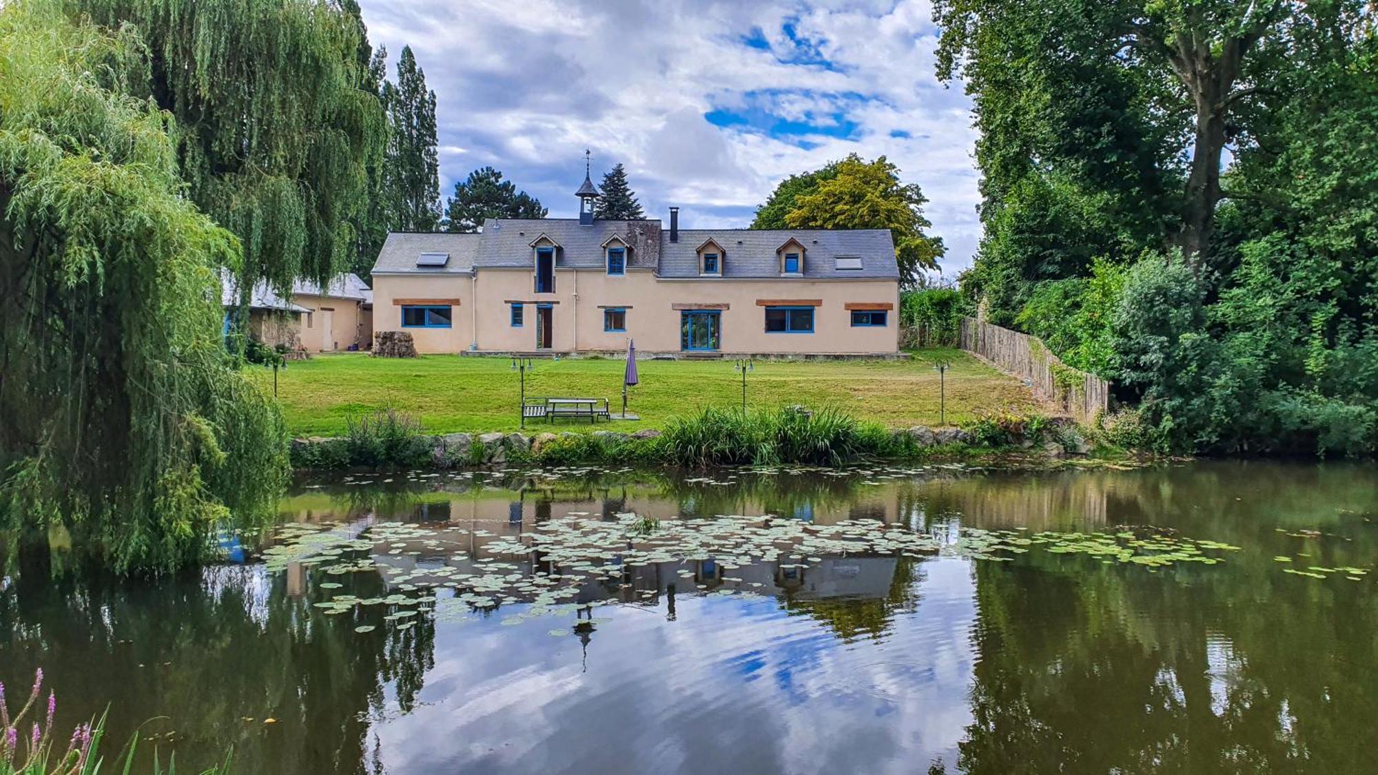 Au Fil De L'Eau Bed and Breakfast La Chapelle-Saint-Aubin Eksteriør billede