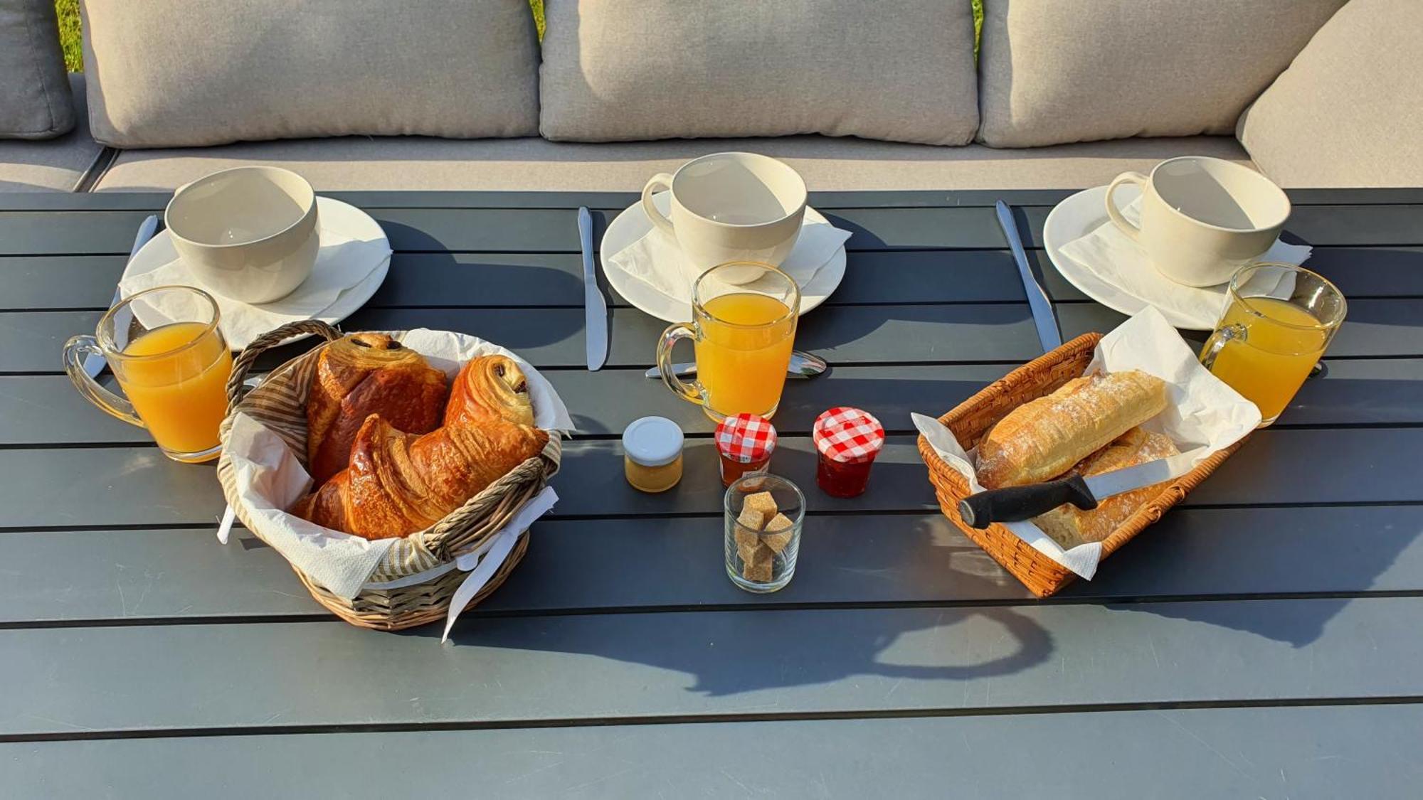 Au Fil De L'Eau Bed and Breakfast La Chapelle-Saint-Aubin Eksteriør billede